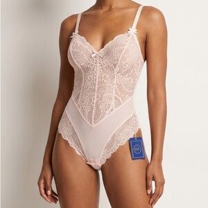 La Perla Vintage Delicate Lace Bodysuit - Blush Pink